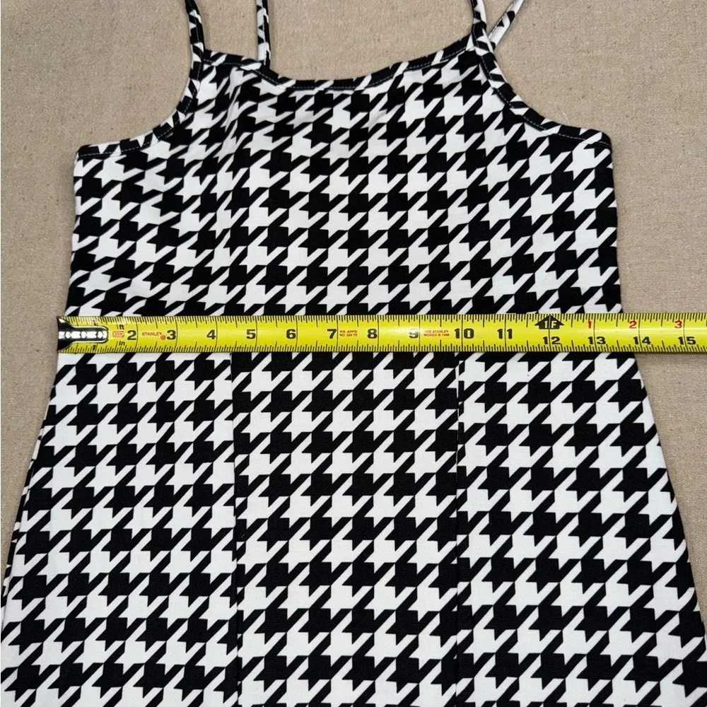 Between Girls Dress Size 12 Black White Houndstooth Sleeveless Shift Short